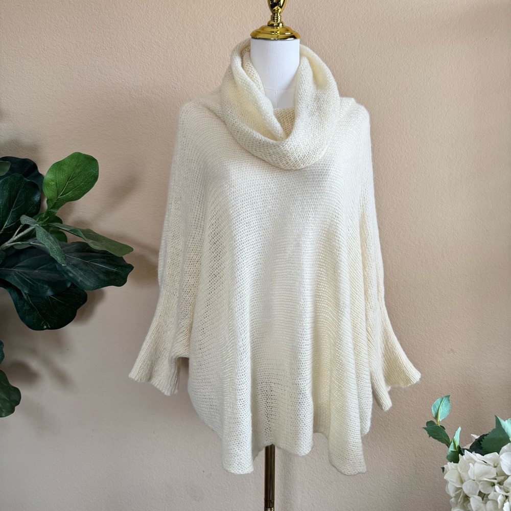 Wooden Ships Wool/Mohair Cowl Neck Poncho Women S/M Vanilla Cream Dolman Sleeves